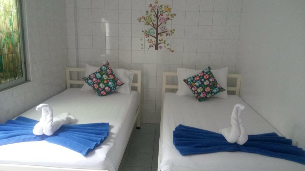 Madinah Hostel Ranong Ban Lum Than Exterior photo