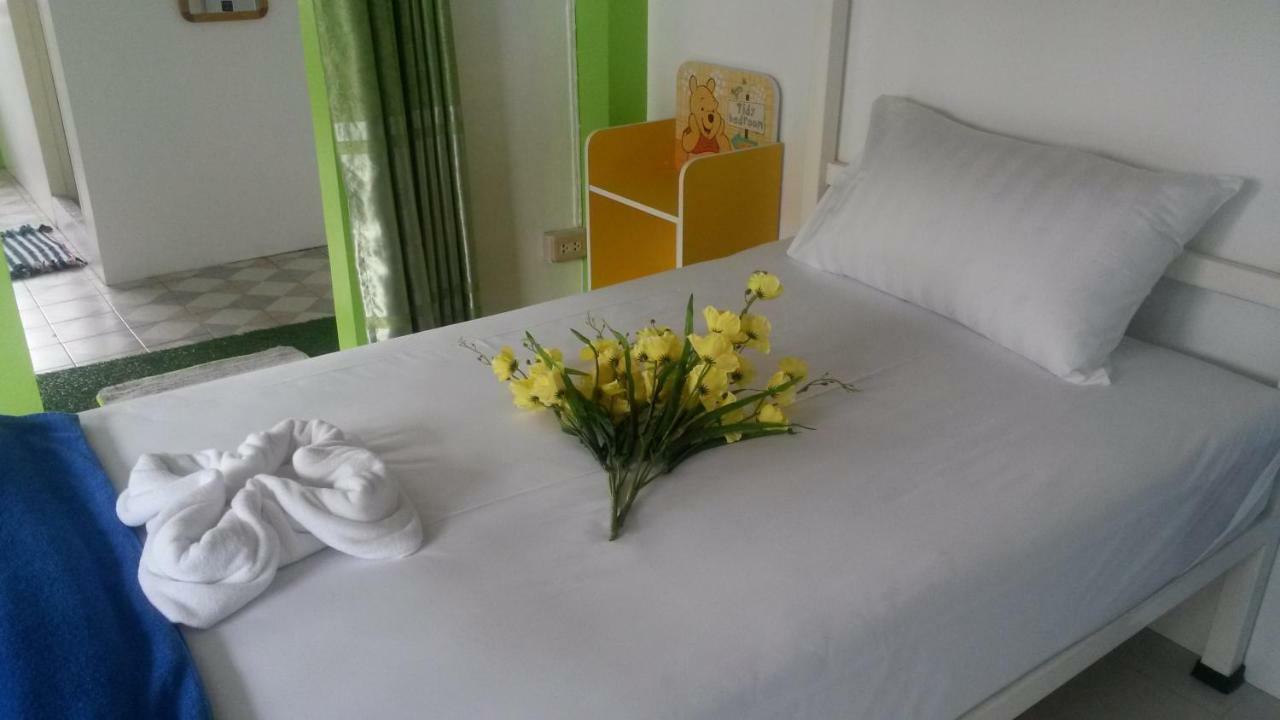 Madinah Hostel Ranong Ban Lum Than Exterior photo